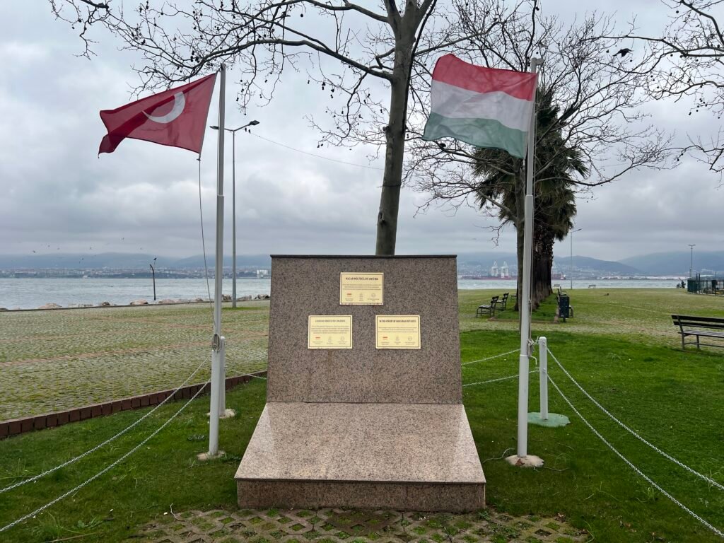 Magyarok elmékműve – Gölcük