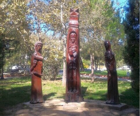 The Statue of ’My Sweet Aunt’ and Kelemen Mikes