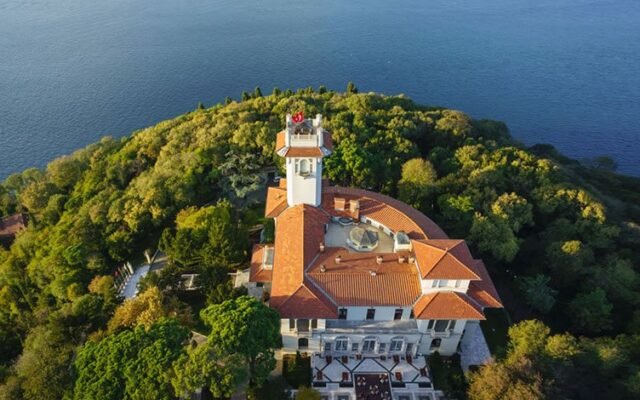 A Kedive palota (Hidiv kasrı) és magyar lakója
