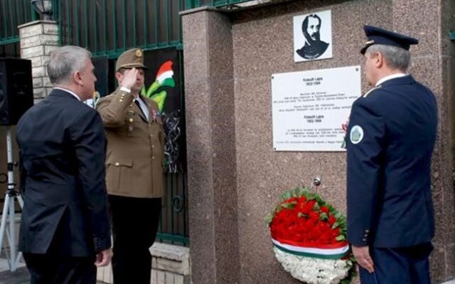 Layoş Koşut Caddesi